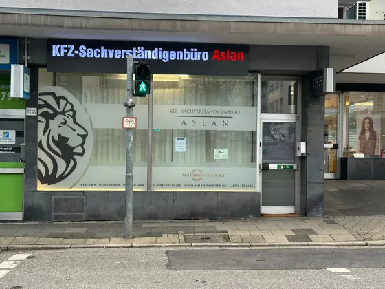 Geschäftsräume des KFZ Sachverständigenbüros Aslan am Dickswall in Mülheim an der Ruhr
